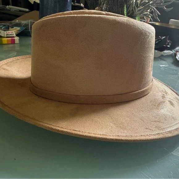 NWT Canadian Hat Company Fabiola Waterproof Hat size Medium in Camel - Picture 11 of 11